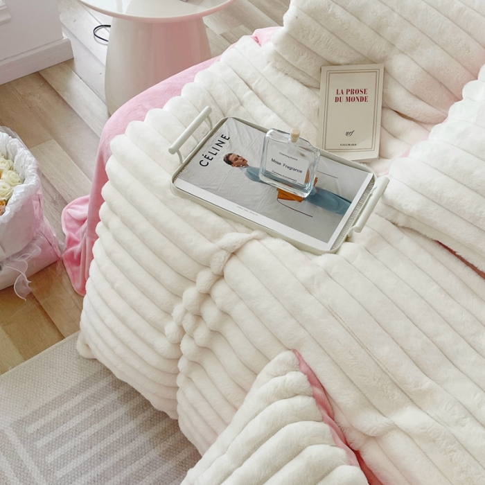 91家纺网 家纺一手货源 找家纺 畅畅家纺 2023新款兔毛绒兔兔绒懒兔绒立体剪花牛奶绒四件套 波浪-白+粉