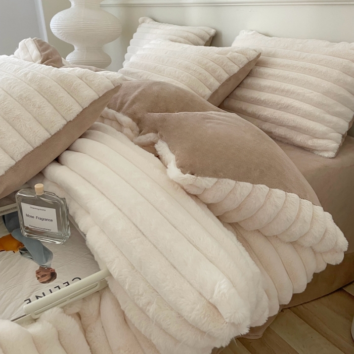 91家纺网 家纺一手货源 找家纺 畅畅家纺 2023新款兔毛绒兔兔绒懒兔绒立体剪花牛奶绒四件套 波浪-白+咖