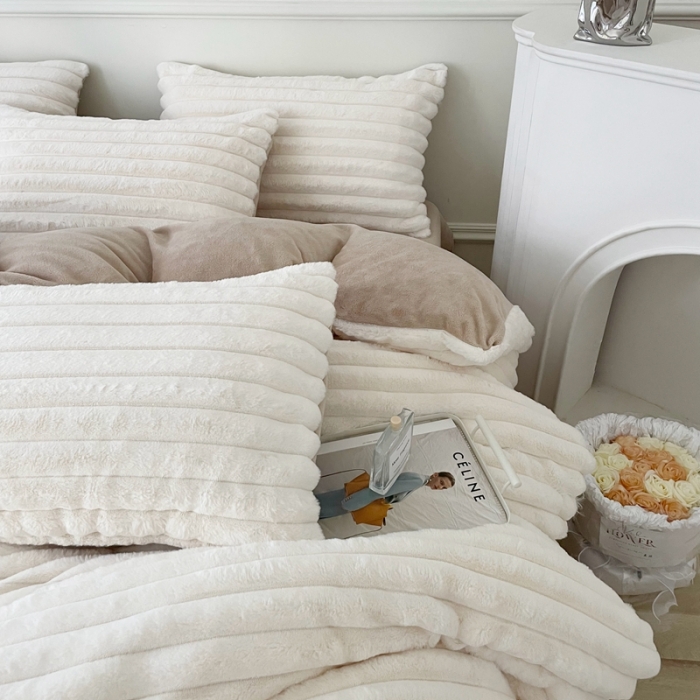 91家纺网 家纺一手货源 找家纺 畅畅家纺 2023新款兔毛绒兔兔绒懒兔绒立体剪花牛奶绒四件套 波浪-白+咖