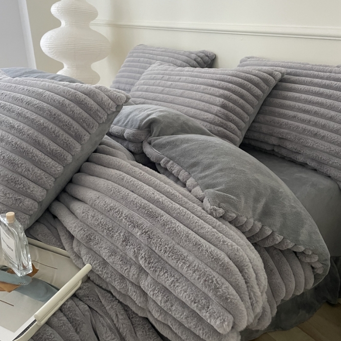 91家纺网 家纺一手货源 找家纺 畅畅家纺 2023新款兔毛绒兔兔绒懒兔绒立体剪花牛奶绒四件套 波浪-灰