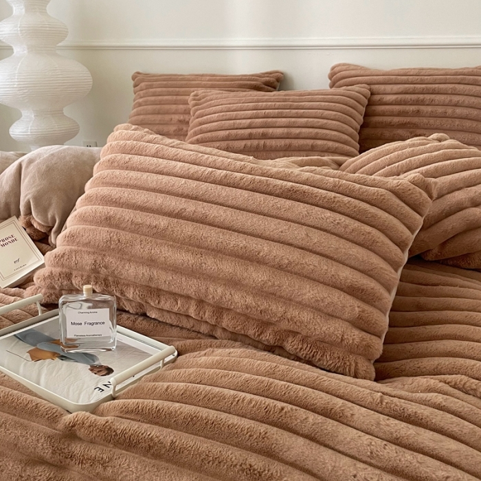 91家纺网 家纺一手货源 找家纺 畅畅家纺 2023新款兔毛绒兔兔绒懒兔绒立体剪花牛奶绒四件套 波浪-咖