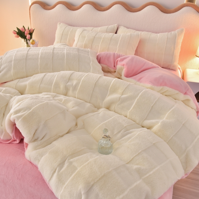 91家纺网 家纺一手货源 找家纺 畅畅家纺 2023新款兔毛绒兔兔绒懒兔绒立体剪花牛奶绒四件套 米黄+粉