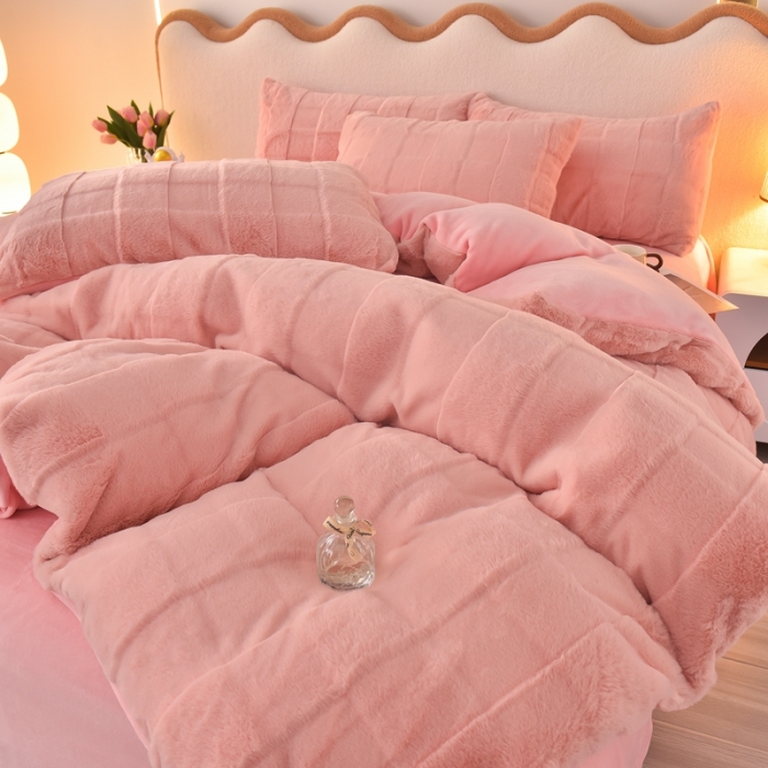 91家纺网 家纺一手货源 找家纺 畅畅家纺 2023新款兔毛绒兔兔绒懒兔绒立体剪花牛奶绒四件套 蜜桃粉