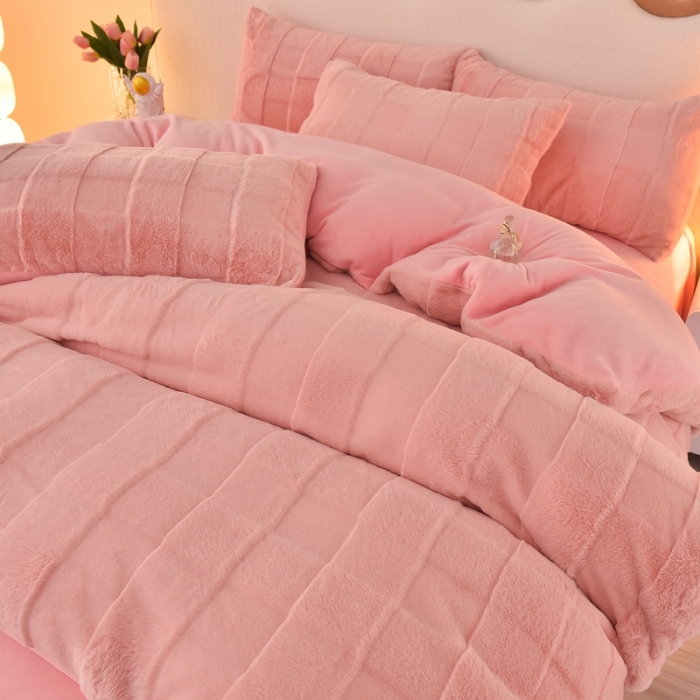 91家纺网 家纺一手货源 找家纺 畅畅家纺 2023新款兔毛绒兔兔绒懒兔绒立体剪花牛奶绒四件套 蜜桃粉