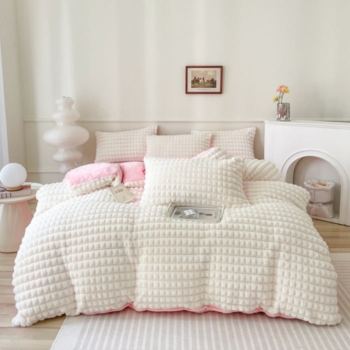 91家纺网 家纺一手货源 找家纺 畅畅家纺 2023新款兔毛绒兔兔绒懒兔绒立体剪花牛奶绒四件套 泡芙格-白+粉