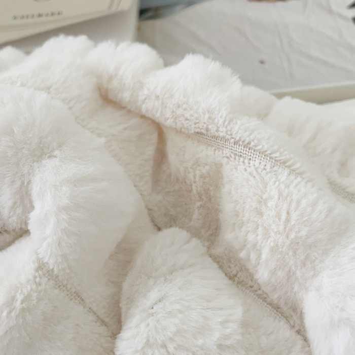 91家纺网 家纺一手货源 找家纺 畅畅家纺 2023新款兔毛绒兔兔绒懒兔绒立体剪花牛奶绒四件套 泡芙格-白+咖