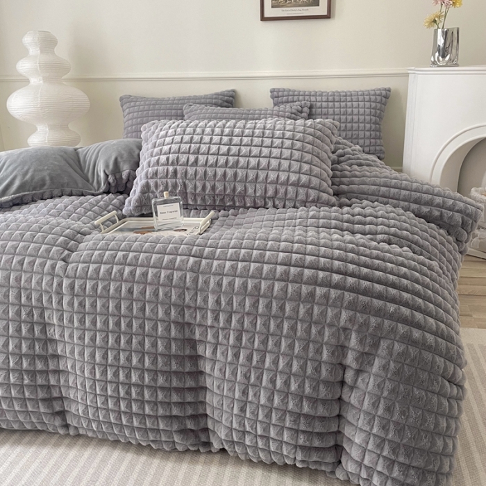 91家纺网 家纺一手货源 找家纺 畅畅家纺 2023新款兔毛绒兔兔绒懒兔绒立体剪花牛奶绒四件套 泡芙格-灰