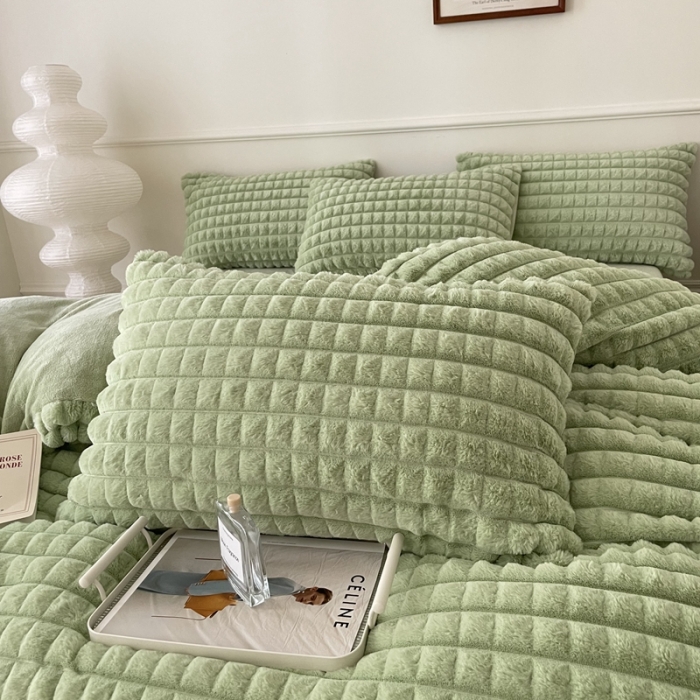 91家纺网 家纺一手货源 找家纺 畅畅家纺 2023新款兔毛绒兔兔绒懒兔绒立体剪花牛奶绒四件套 泡芙格-绿