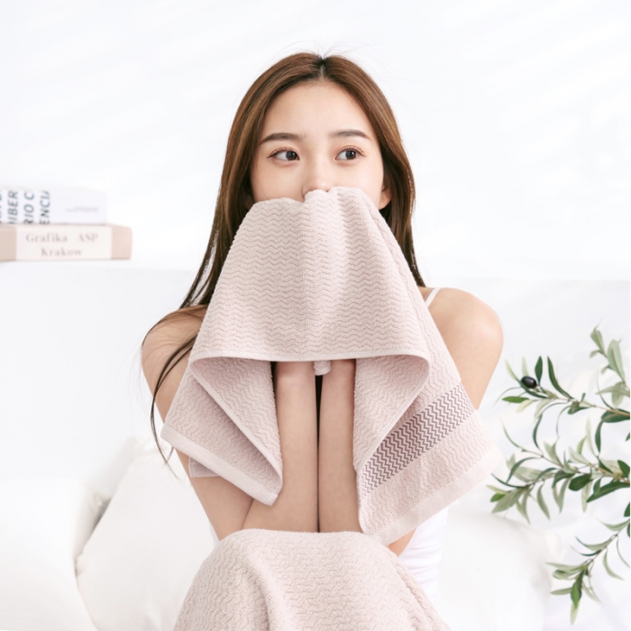 91家纺网 家纺一手货源 找家纺 朴尔家纺 2023新款全棉32股波浪纹系列毛巾浴巾 浅咖色毛巾