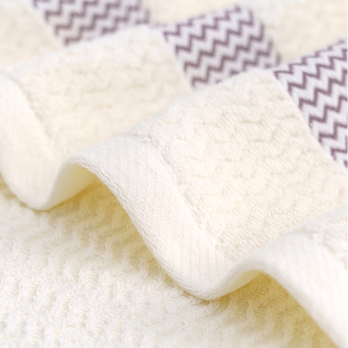 91家纺网 家纺一手货源 找家纺 朴尔家纺 2023新款全棉32股波浪纹系列毛巾浴巾 米白色浴巾