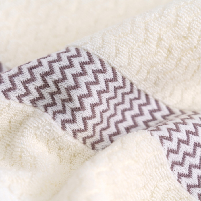 91家纺网 家纺一手货源 找家纺 朴尔家纺 2023新款全棉32股波浪纹系列毛巾浴巾 米白色浴巾