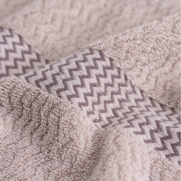 91家纺网 家纺一手货源 找家纺 朴尔家纺 2023新款全棉32股波浪纹系列毛巾浴巾 浅咖色浴巾