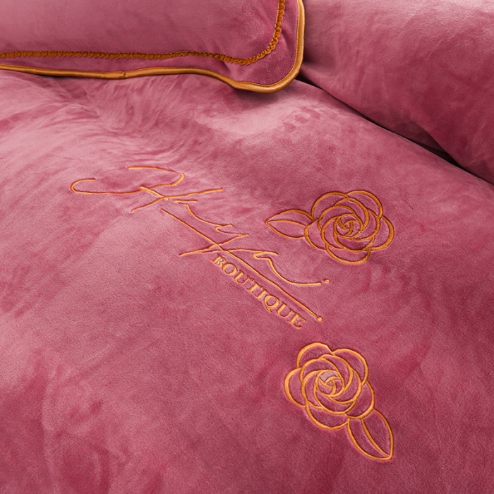 91家纺网 家纺一手货源 找家纺 博兰蒂2023新款绣花牛奶绒四件套床裙款-水仙花系列 豆沙