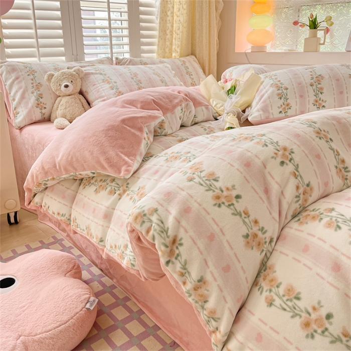 91家纺网 家纺一手货源 找家纺 古吉梦 2023新增牛奶绒印花（跑量款） 爱的花语