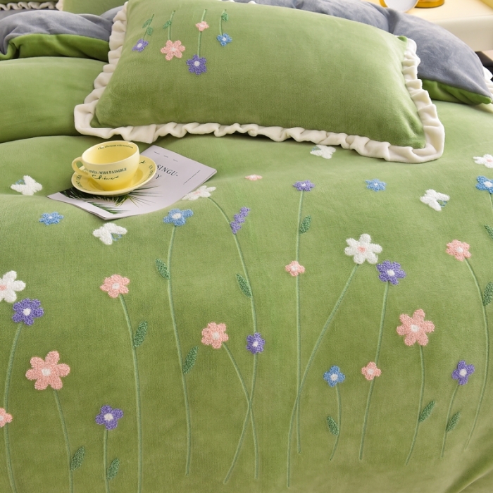 91家纺网 家纺一手货源 找家纺 畅畅 2024新款加厚韩版花卉牛奶绒刺绣花四件套婴儿兔毛绒繁花似锦 繁花似锦-草绿+灰