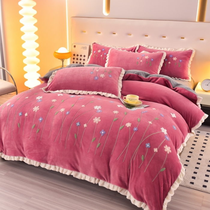 91家纺网 家纺一手货源 找家纺 畅畅 2024新款加厚韩版花卉牛奶绒刺绣花四件套婴儿兔毛绒繁花似锦 繁花似锦-豆沙+灰