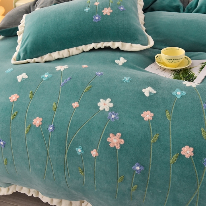 91家纺网 家纺一手货源 找家纺 畅畅 2024新款加厚韩版花卉牛奶绒刺绣花四件套婴儿兔毛绒繁花似锦 繁花似锦-湖蓝+灰