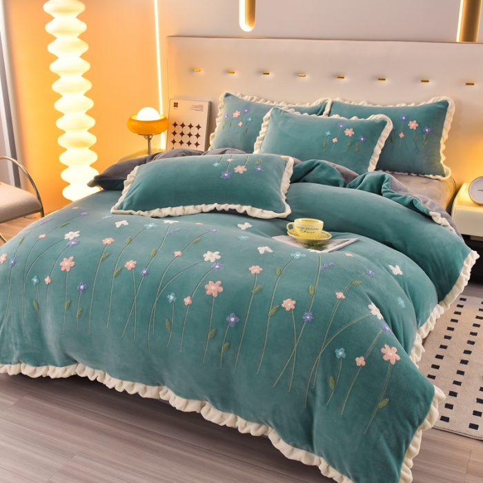 91家纺网 家纺一手货源 找家纺 畅畅 2024新款加厚韩版花卉牛奶绒刺绣花四件套婴儿兔毛绒繁花似锦 繁花似锦-湖蓝+灰