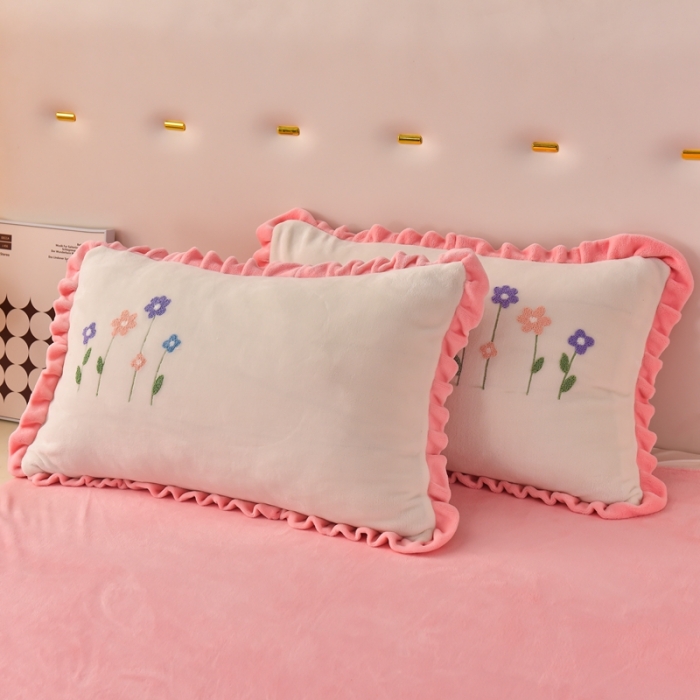 91家纺网 家纺一手货源 找家纺 畅畅 2024新款加厚韩版花卉牛奶绒刺绣花四件套婴儿兔毛绒繁花似锦 繁花似锦-奶白+粉