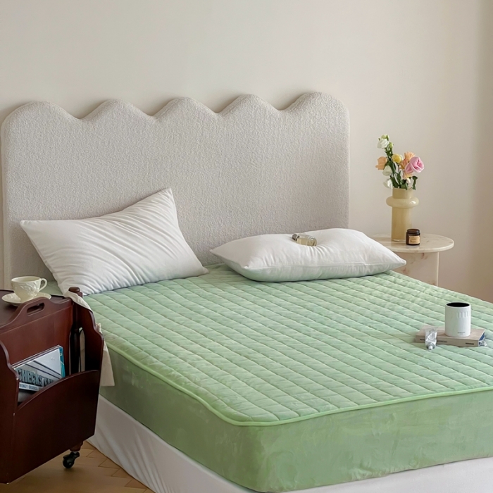 91家纺网 家纺一手货源 找家纺 三味舒屋 2024新款牛奶绒夹棉床笠 方格春绿