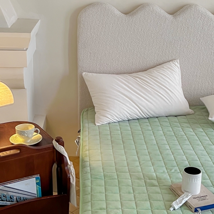 91家纺网 家纺一手货源 找家纺 三味舒屋 2024新款牛奶绒夹棉床笠 方格春绿