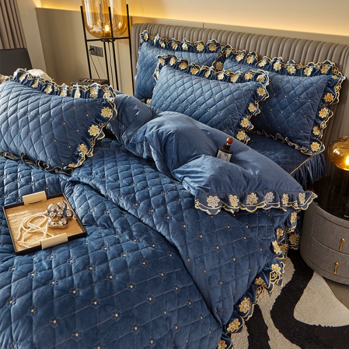 91家纺网 家纺一手货源 找家纺 （总）罗艺轩 2024新款花季宝宝绒全套夹棉絎缝加厚系列床裙套件