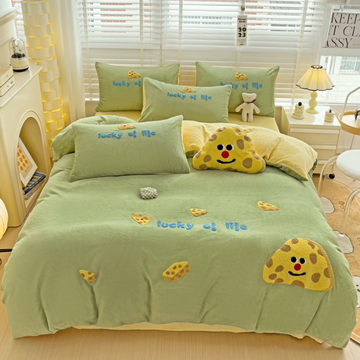 91家纺网 家纺一手货源 找家纺 娜娜 2023新款牛奶绒毛巾绣套件