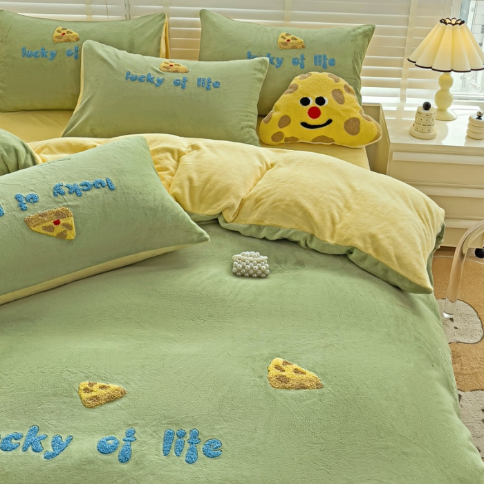 91家纺网 家纺一手货源 找家纺 娜娜 2023新款牛奶绒毛巾绣套件