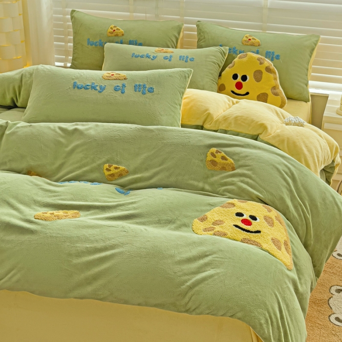 91家纺网 家纺一手货源 找家纺 娜娜 2023新款牛奶绒毛巾绣套件 海绵宝宝-草绿