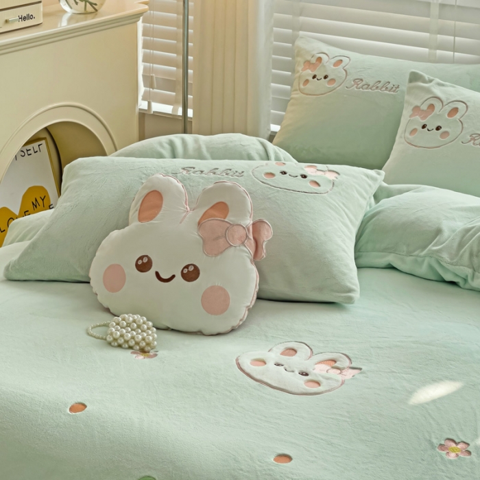 91家纺网 家纺一手货源 找家纺 娜娜 2023新款牛奶绒毛巾绣套件 萌萌兔-繁星蓝