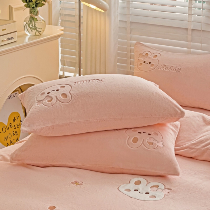 91家纺网 家纺一手货源 找家纺 娜娜 2023新款牛奶绒毛巾绣套件 萌萌兔-粉色小号