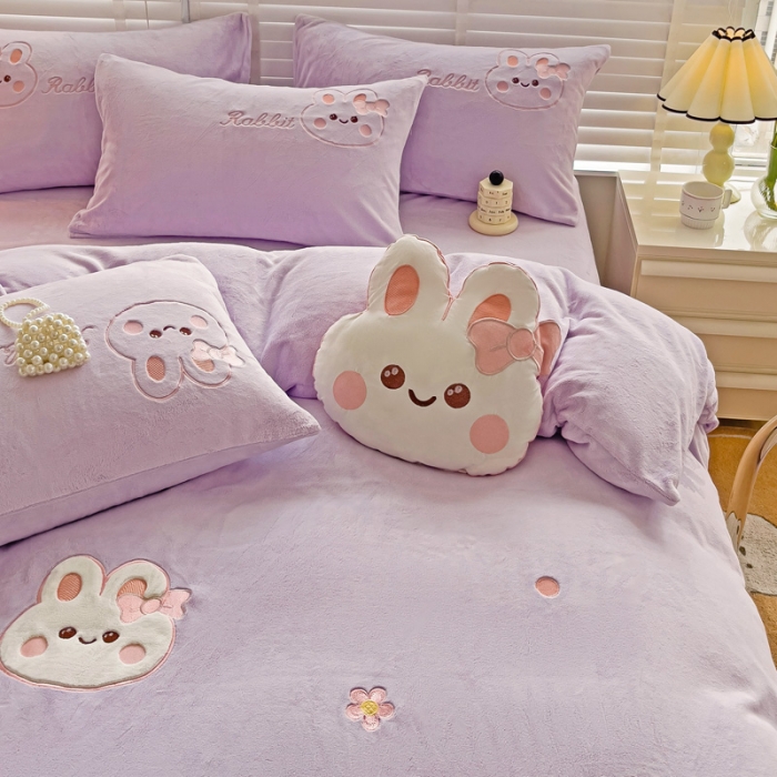 91家纺网 家纺一手货源 找家纺 娜娜 2023新款牛奶绒毛巾绣套件 萌萌兔-浅紫