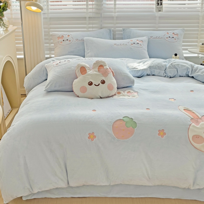 91家纺网 家纺一手货源 找家纺 娜娜 2023新款牛奶绒毛巾绣套件 萌萌兔-天空蓝小号