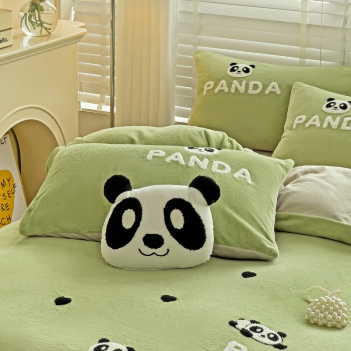 91家纺网 家纺一手货源 找家纺 娜娜 2023新款牛奶绒毛巾绣套件 熊猫多多-草绿