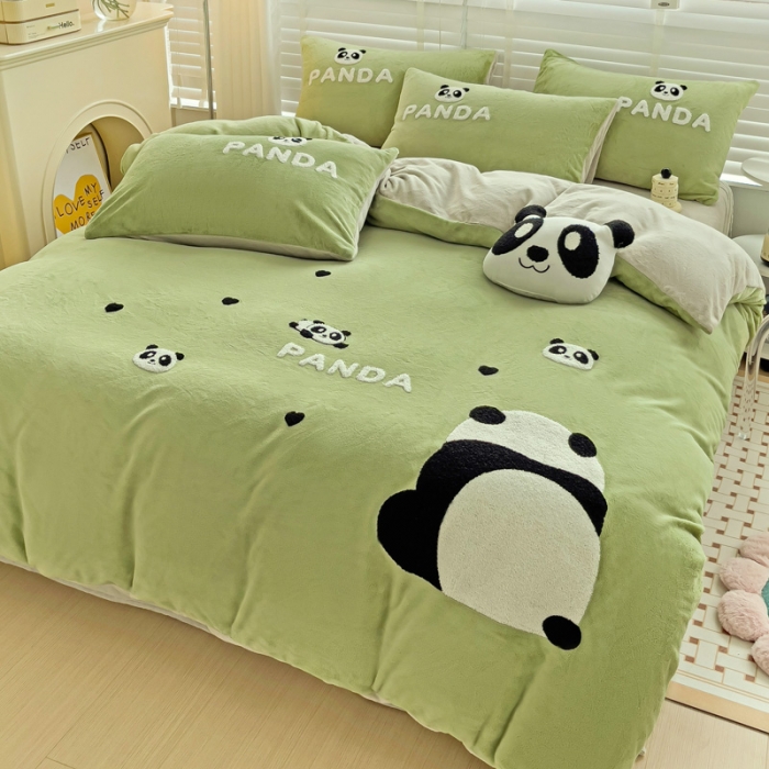 91家纺网 家纺一手货源 找家纺 娜娜 2023新款牛奶绒毛巾绣套件 熊猫多多-草绿