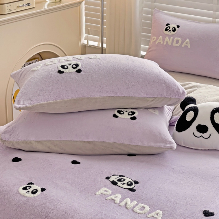 91家纺网 家纺一手货源 找家纺 娜娜 2023新款牛奶绒毛巾绣套件 熊猫多多-浅紫