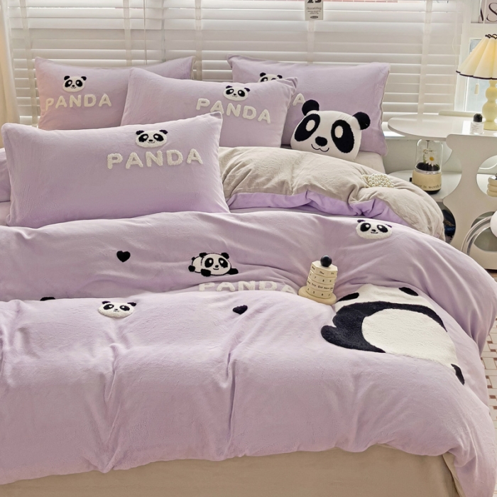 91家纺网 家纺一手货源 找家纺 娜娜 2023新款牛奶绒毛巾绣套件 熊猫多多-浅紫