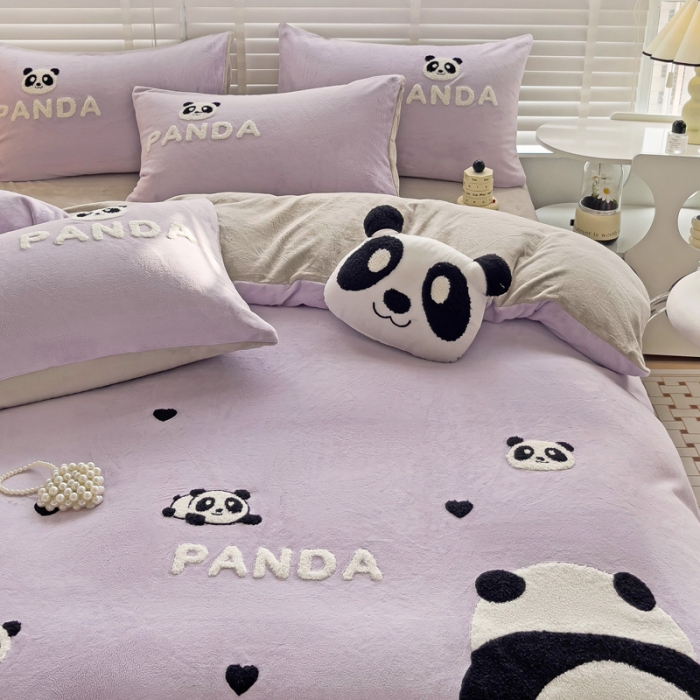 91家纺网 家纺一手货源 找家纺 娜娜 2023新款牛奶绒毛巾绣套件 熊猫多多-浅紫