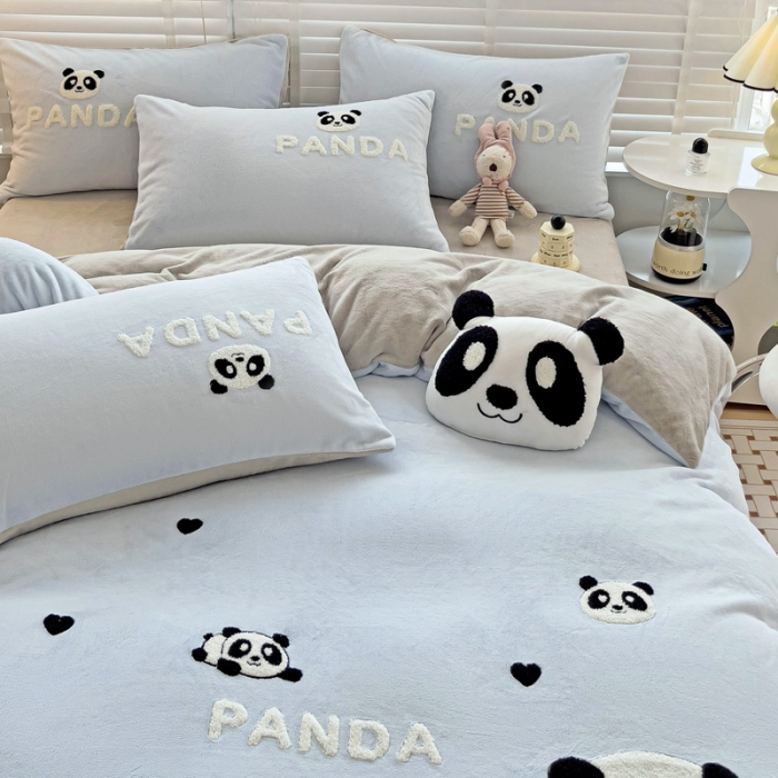 91家纺网 家纺一手货源 找家纺 娜娜 2023新款牛奶绒毛巾绣套件 熊猫多多-天空蓝小号