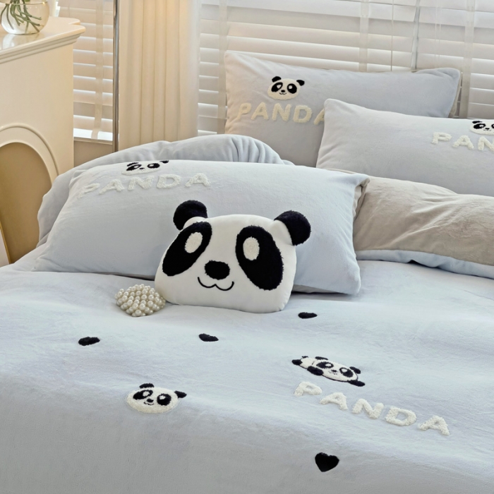 91家纺网 家纺一手货源 找家纺 娜娜 2023新款牛奶绒毛巾绣套件 熊猫多多-天空蓝小号