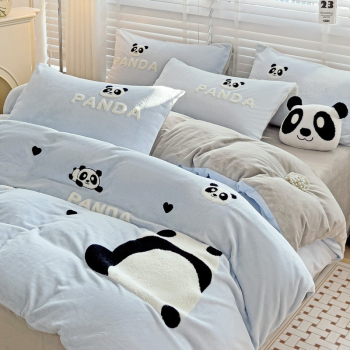 91家纺网 家纺一手货源 找家纺 娜娜 2023新款牛奶绒毛巾绣套件 熊猫多多-天空蓝小号