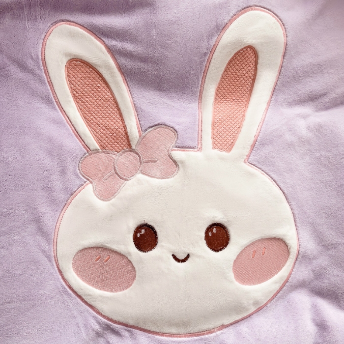 91家纺网 家纺一手货源 找家纺 娜娜 2023新款牛奶绒毛巾绣套件 萌萌兔-浅紫