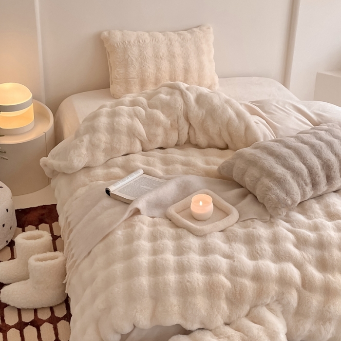 91家纺网 家纺一手货源 找家纺 潘朵拉 2023新款爆款兔毛大泡泡四件套 大泡泡米白