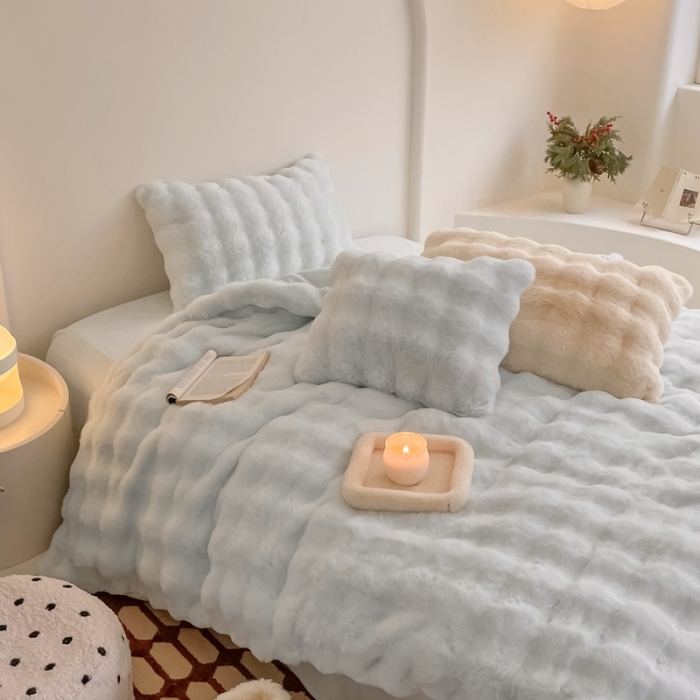 91家纺网 家纺一手货源 找家纺 潘朵拉 2023新款爆款兔毛大泡泡四件套 大泡泡浅蓝