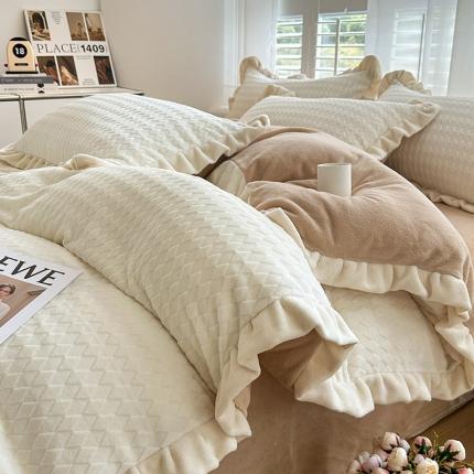 91家纺网 家纺一手货源 找家纺 其奥 2025新款加厚床单床笠款提花牛奶绒四件套-安妮 奶油白