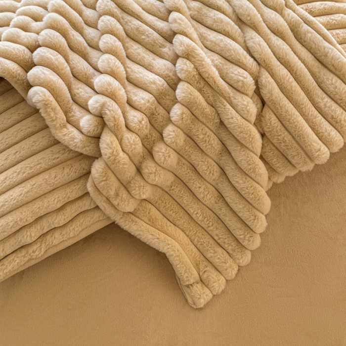 91家纺网 家纺一手货源 找家纺 金爱家 2023新款全消光A类纯色獭兔绒立体牛奶绒四件套 兔毛抽条咖