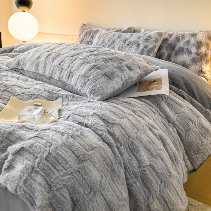 91家纺网 家纺一手货源 找家纺 金爱家 2023新款全消光A类纯色獭兔绒立体牛奶绒四件套 兔毛晕染灰