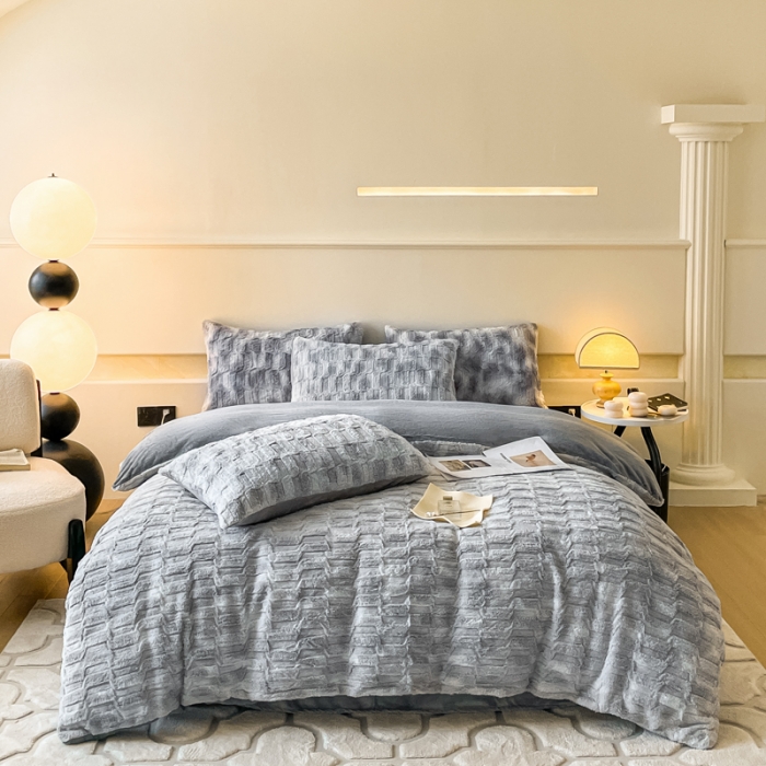 91家纺网 家纺一手货源 找家纺 金爱家 2023新款全消光A类纯色獭兔绒立体牛奶绒四件套 兔毛晕染灰