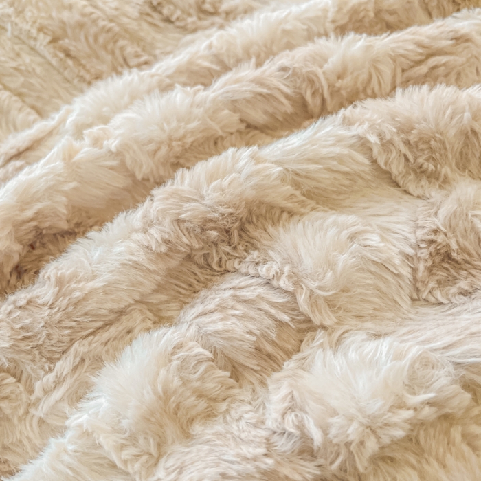 91家纺网 家纺一手货源 找家纺 金爱家 2023新款全消光A类纯色獭兔绒立体牛奶绒四件套 兔毛晕染咖