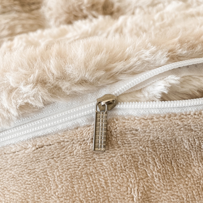 91家纺网 家纺一手货源 找家纺 金爱家 2023新款全消光A类纯色獭兔绒立体牛奶绒四件套 兔毛晕染咖